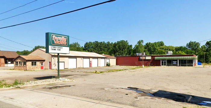 Family Video - Owosso - 1047 E Main St